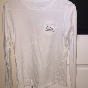 Vineyard Vines Tops - Vineyard Vines long sleeve tee Vineyard Vines Tops - Vineyard Vines long sleeve tee